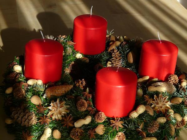 https://ca.ffprodservices.ndlah5p.com/content/assets/content/19138/images/adventskranz.jpg